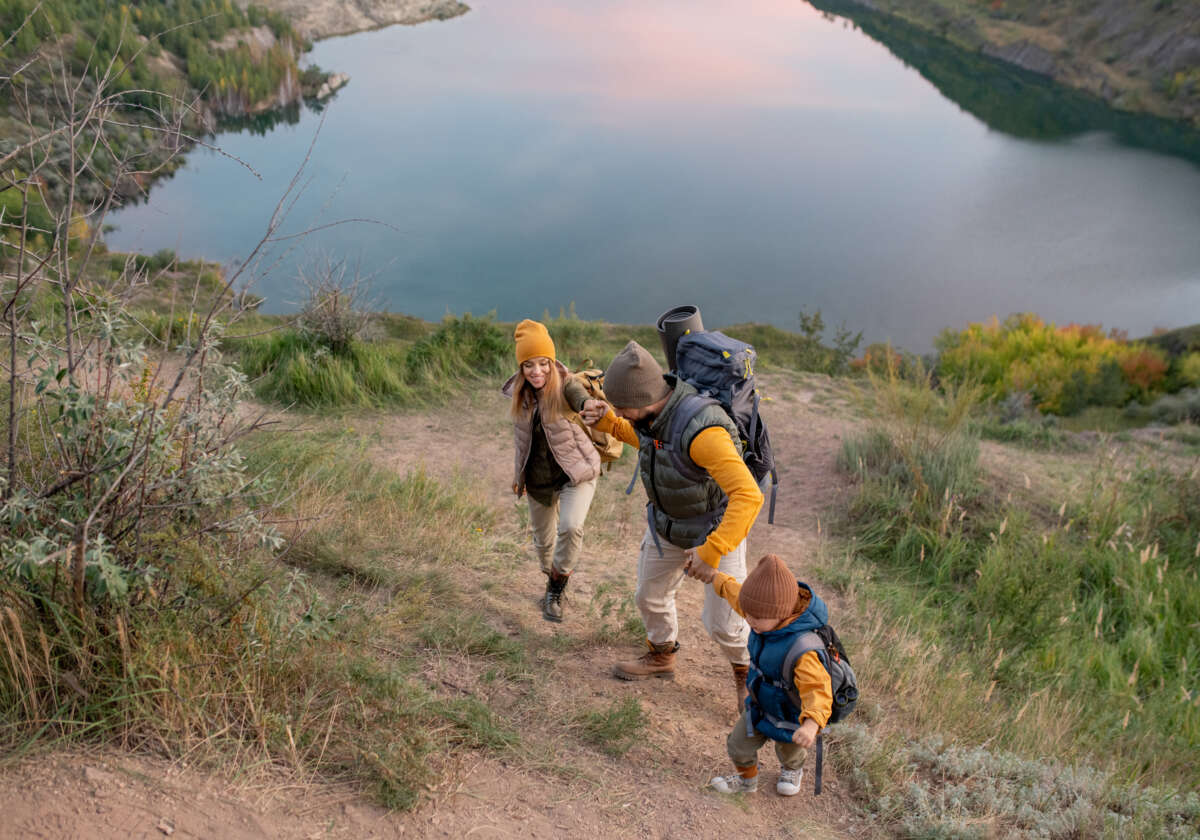 Rodzinny wyjazd w góry jesienią: poznaj 5 sposobów na relaksujący wypoczynek w otoczeniu przyrody