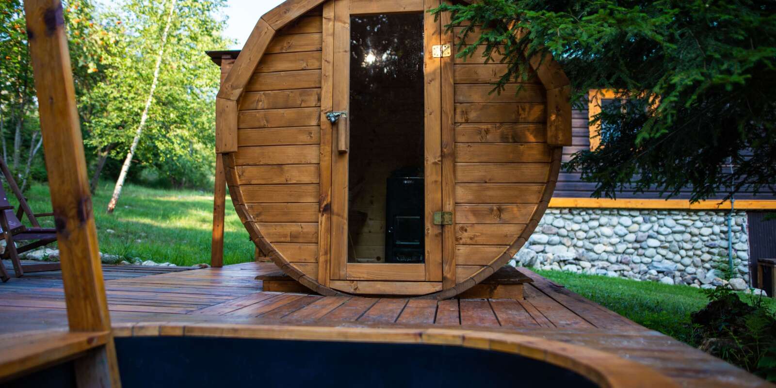 Jak zbudować saunę w ogrodzie?